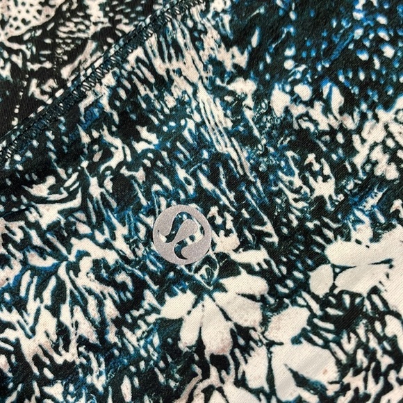 Lululemon Wildwood White Multi-color/Nocturnal Teal Seek The Heat Shirt - Picture 10 of 11
